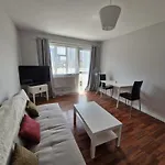 Flat In City Of London - E1
