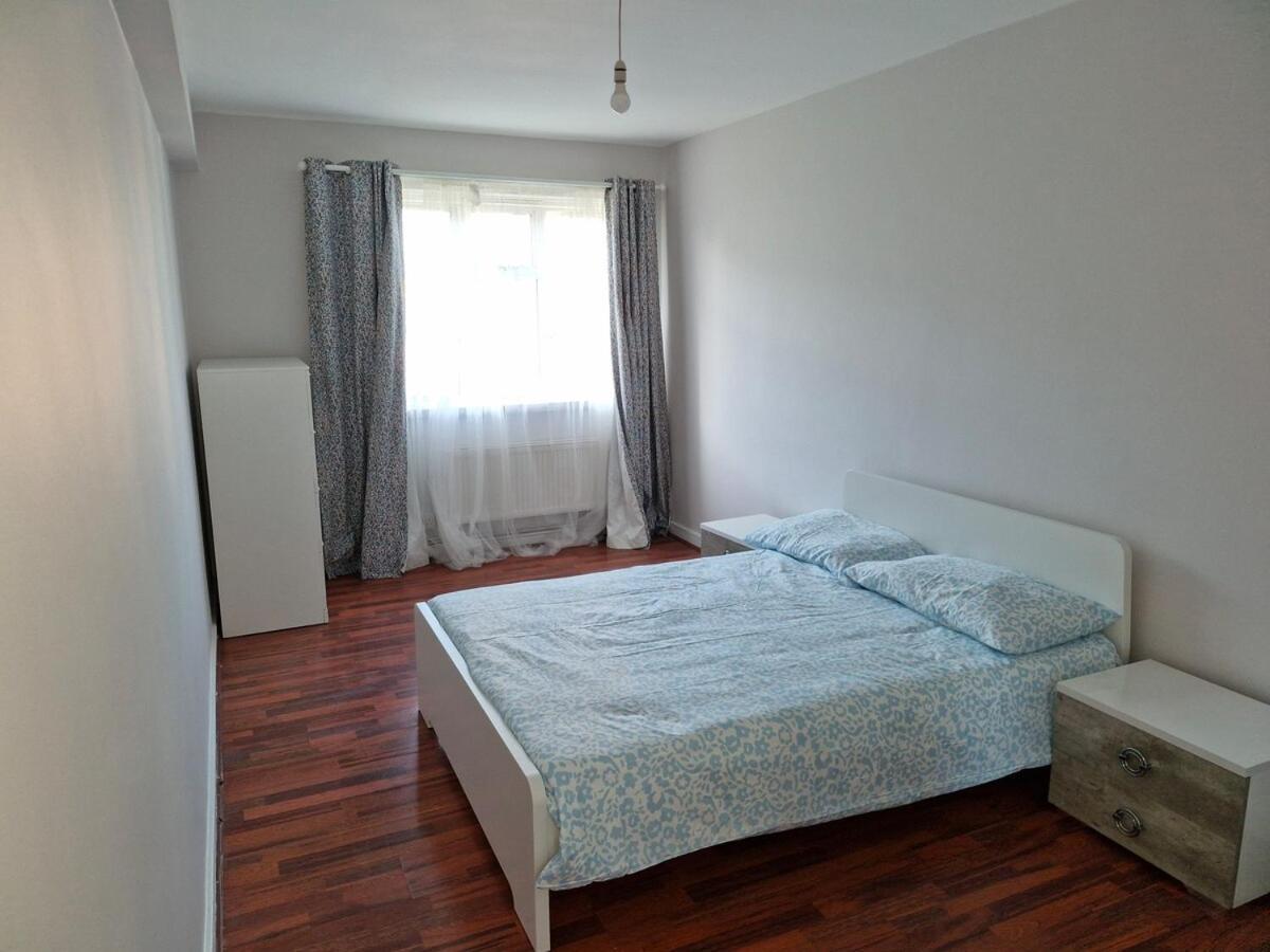 Flat In Of - E1 *