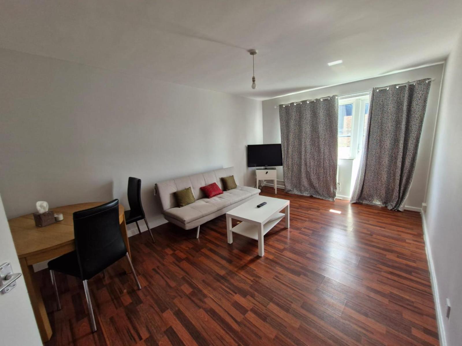 Flat In Of - E1 Appartement *
